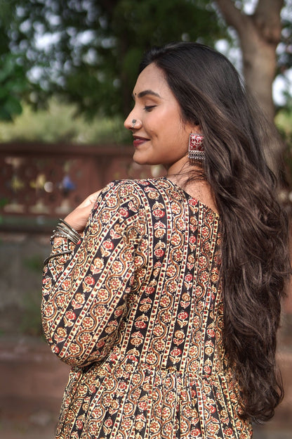 Rajni - Full Sleeves Floral Line Short Kurti - Vastronomy - Short Kurti