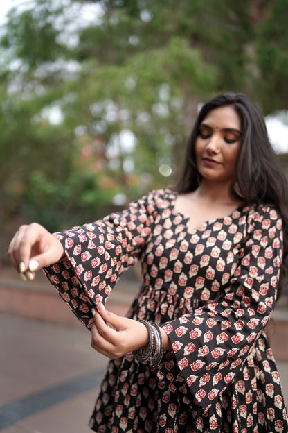 Saayra - Small Flowers Short Kurti - Vastronomy - Short Kurti